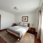 Vivenda Espacosa Com Jardim E Churrasqueira Tatil Evi *