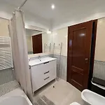Vivenda Espacosa Com Jardim E Churrasqueira * Alcabideche