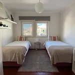 Vivenda Espacosa Com Jardim E Churrasqueira * Alcabideche