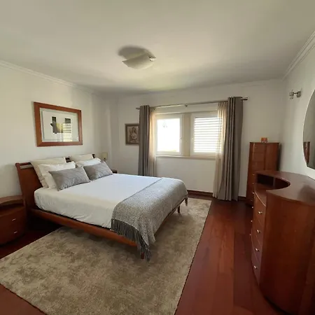 Ferienhaus Vivenda Espacosa Com Jardim E Churrasqueira *