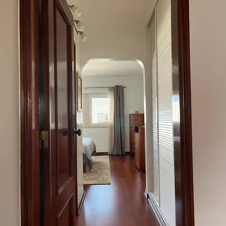 Ferienhaus Vivenda Espacosa Com Jardim E Churrasqueira Alcabideche