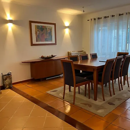 Feriehus Vivenda Espacosa Com Jardim E Churrasqueira