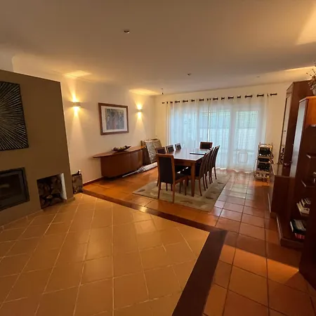 Vivenda Espacosa Com Jardim E Churrasqueira Feriehus *