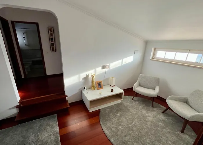 Vivenda Espacosa Com Jardim E Churrasqueira Tatil Evi *