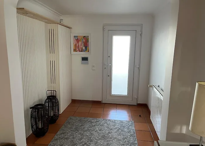 Vivenda Espacosa Com Jardim E Churrasqueira Tatil Evi *